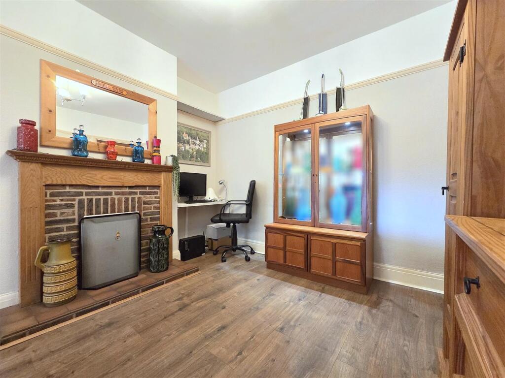 House in Dudley - View 4