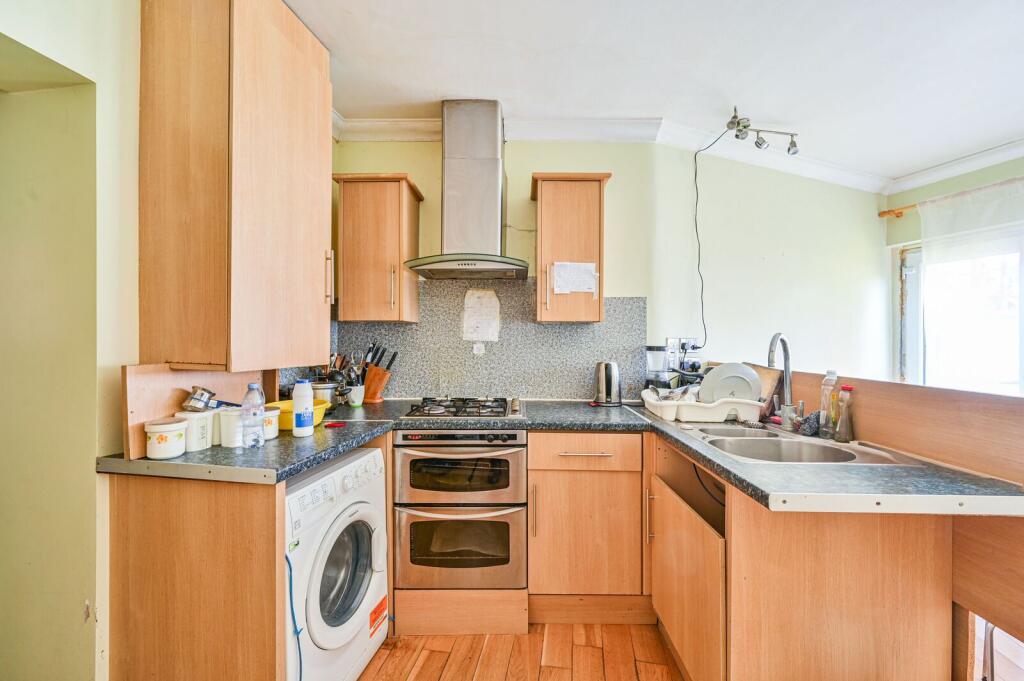 Pontefract Road, Downham, Bromley, BR1 photo 5