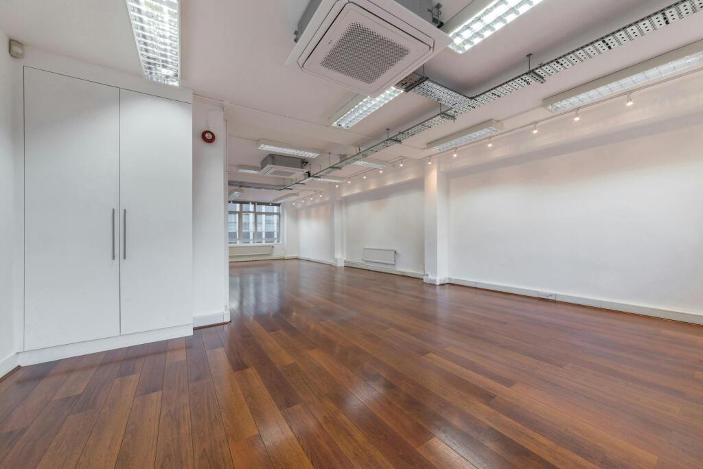 OFFICE 10.jpg