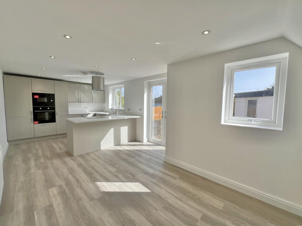 Holts Lane,  Poulton-Le-Fylde, FY6 photo 4