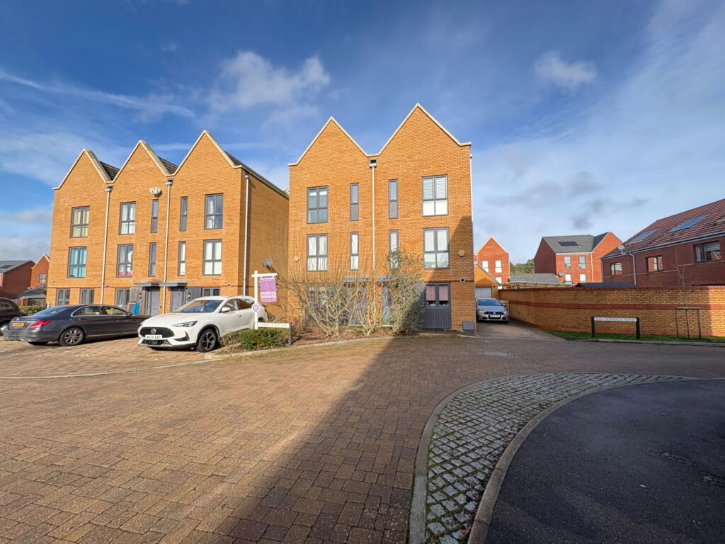 Main image of property: Cobbett Square,Bordon,Hampshire,GU35 0GD