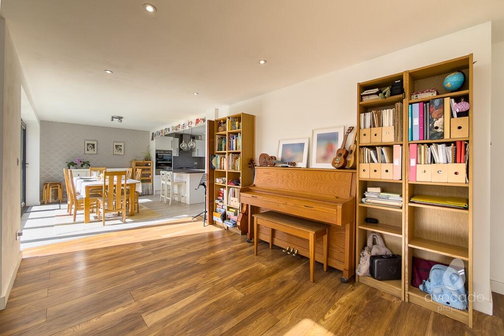 Red Rose, Binfield, Berkshire, RG42 - View 5