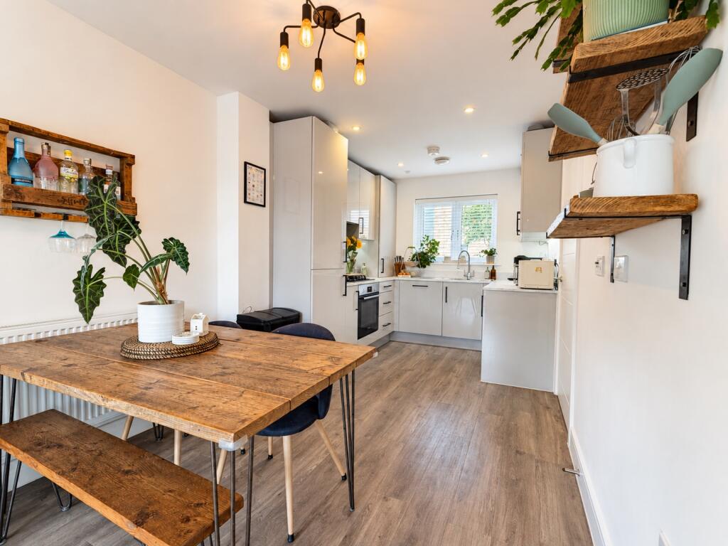 Evers Road , Faversham, ME13 7FS photo 3