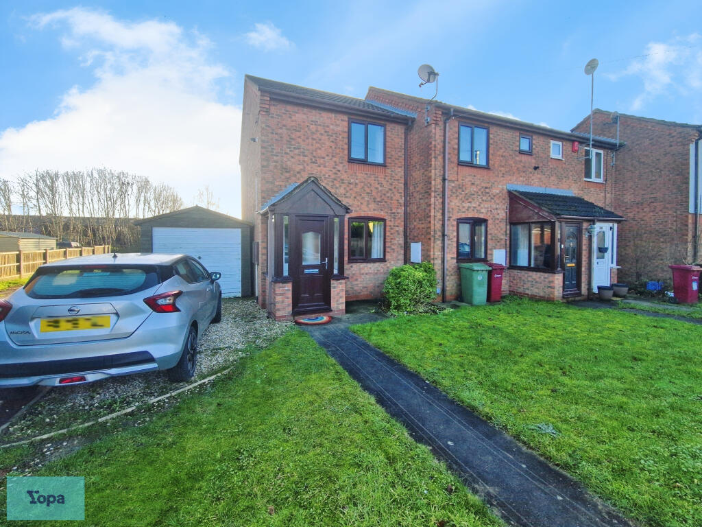 2-bed terraced on Outgate, Ealand, Scunthorpe, DN17, £140,000