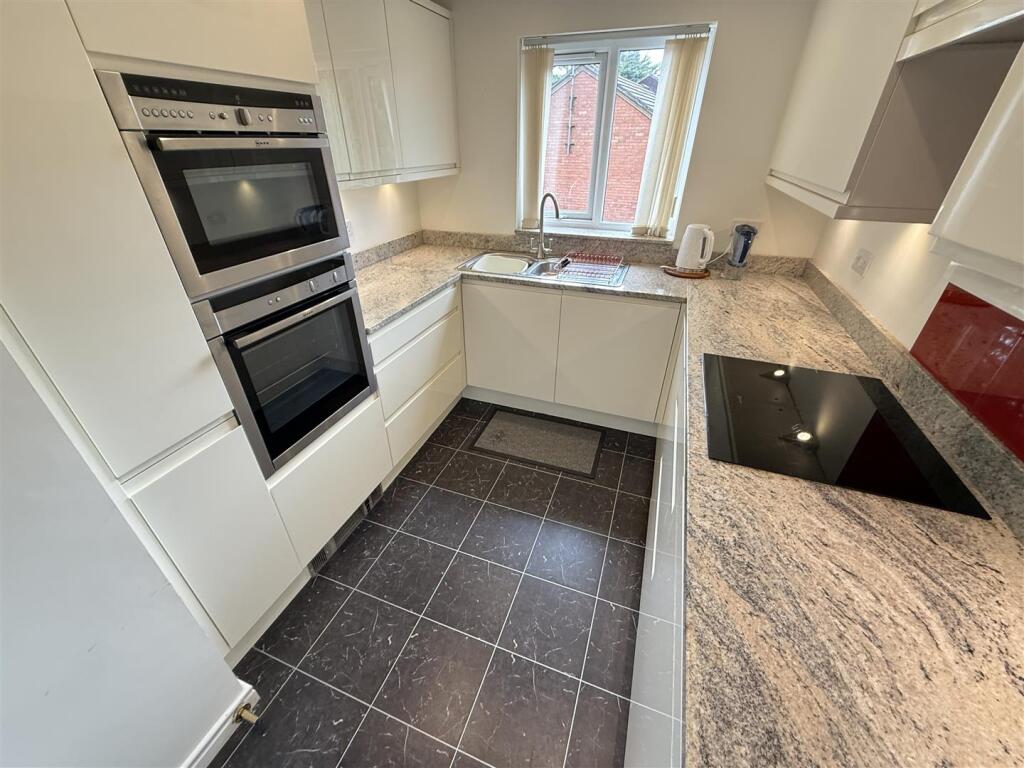 Erica Court, Heswall, Wirral - View 5