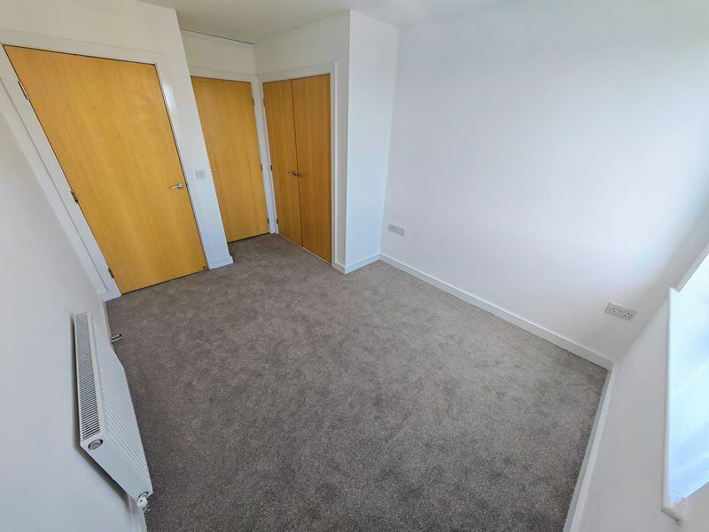 Taywood Road, Northolt photo 4
