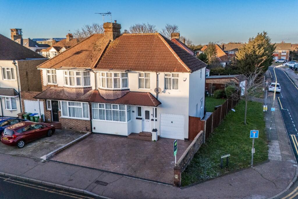 Main image of property: Mayplace Road East, Bexleyheath, Kent, DA7