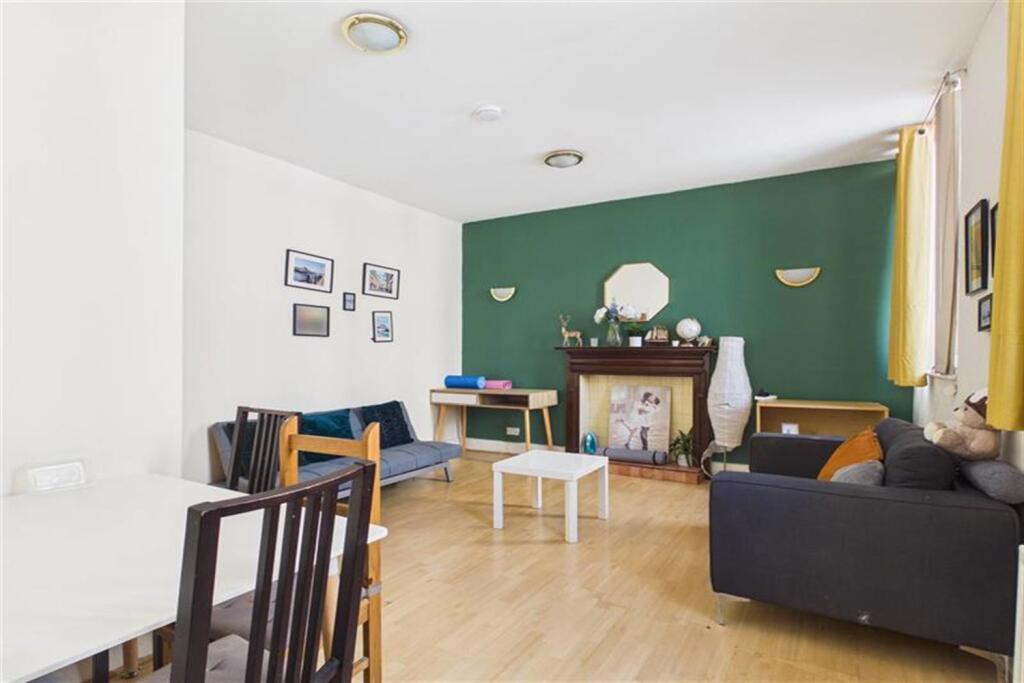 Main image of property: 32-34, Mosley Street, Newcastle Upon Tyne