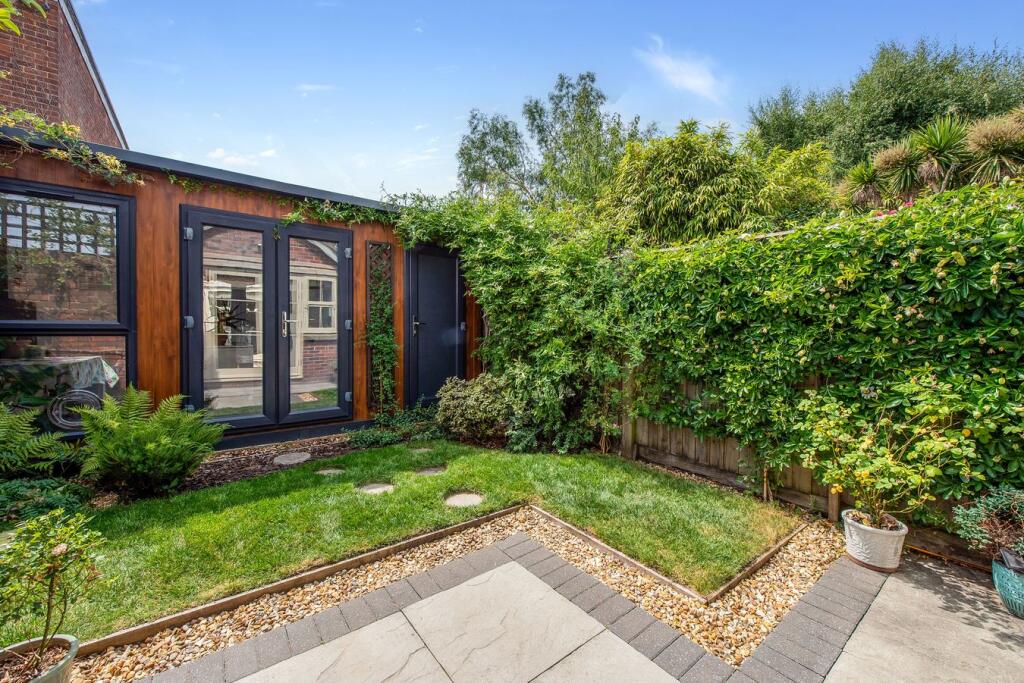 House in Southampton - More
