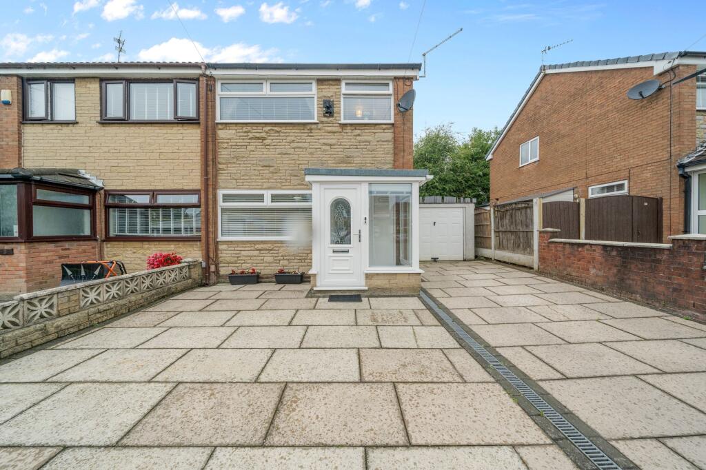 Main image of property: Dalton Grove, Ashton-In-Makerfield, WN4