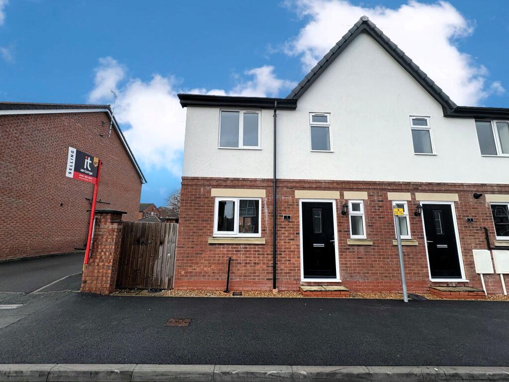 Main image of property: 11 Vine Street, Hazel Grove, Stockport, SK7