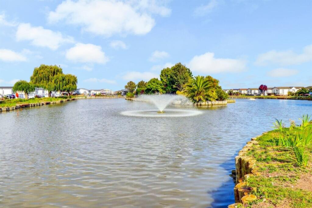 Kings Park, Canvey Island photo 2
