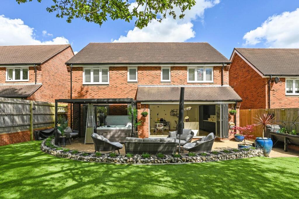 Main image of property: Oak Tree Close, Rowland's Castle