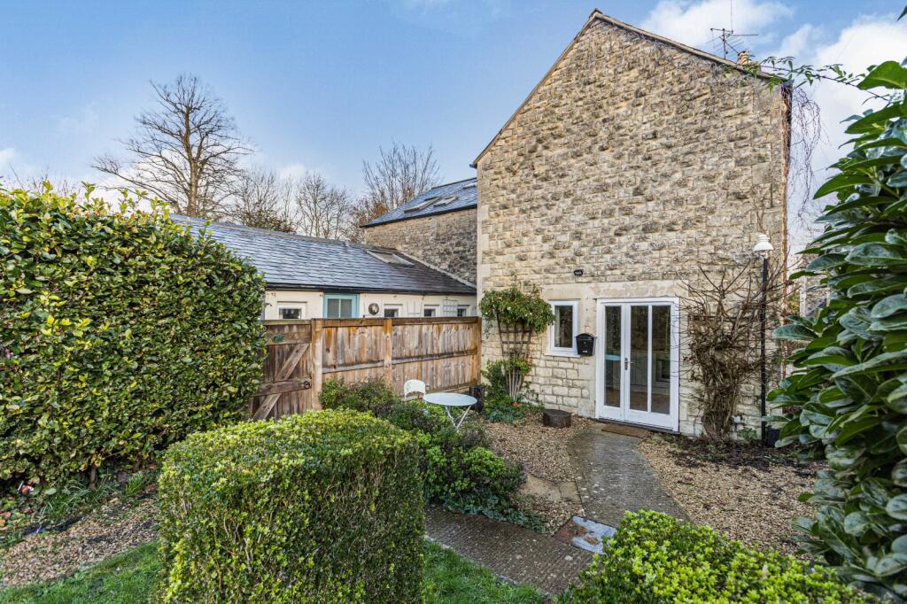 Mount Street, Cirencester, Gloucestershire, GL7 photo 2