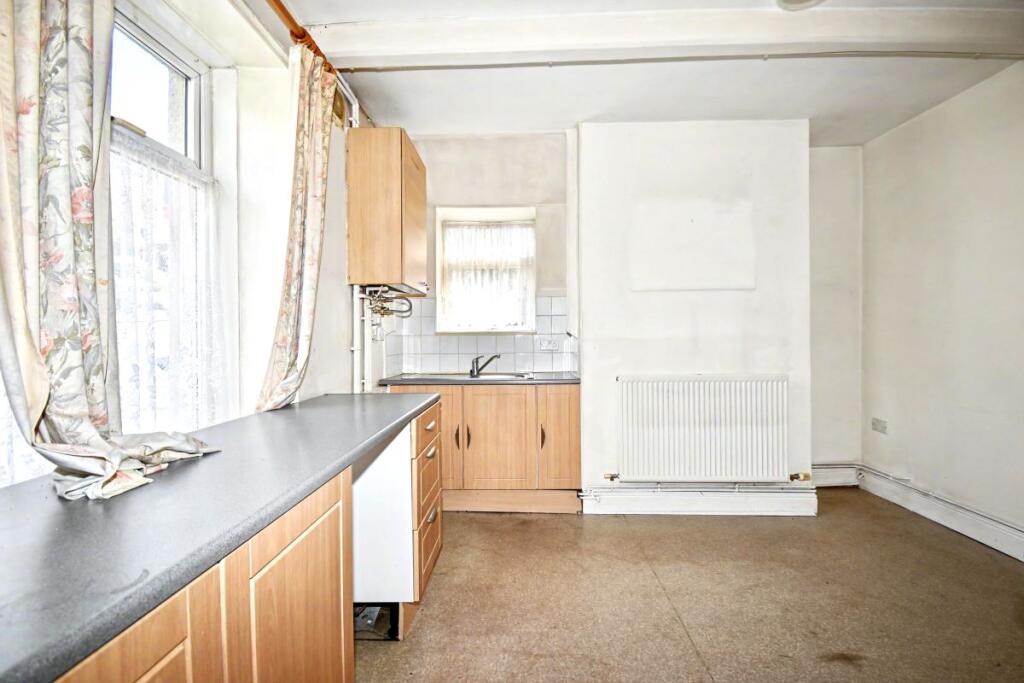 House in Kirklees, Northorpe, Dewsbury Moor - View 5