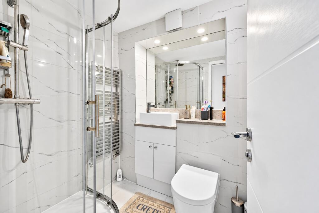 Apartment in London - More