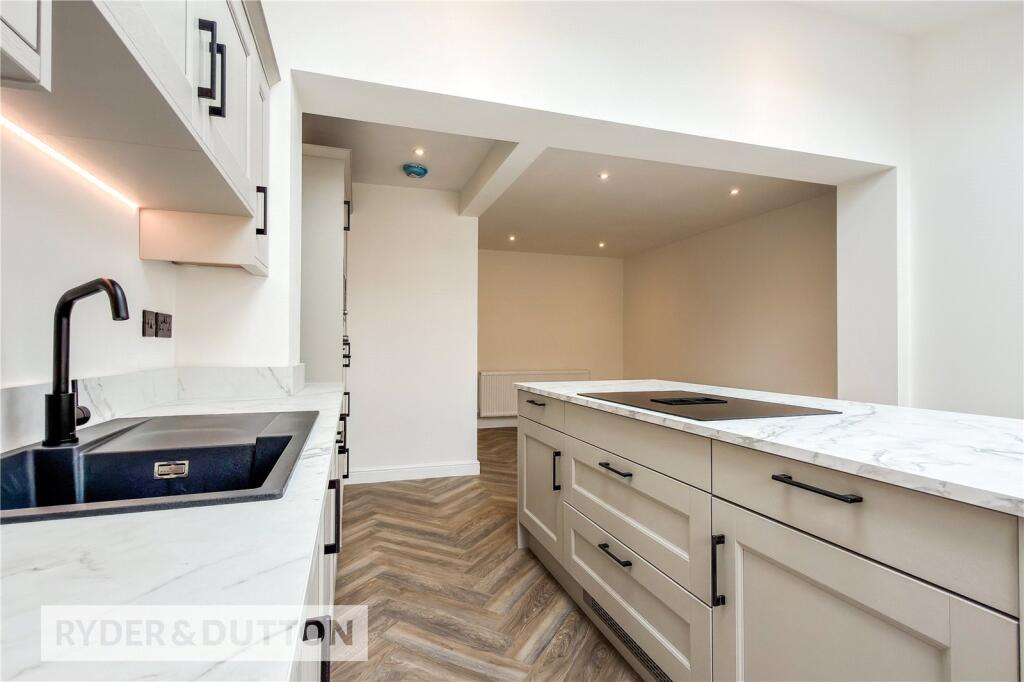 House in Oldham - View 4