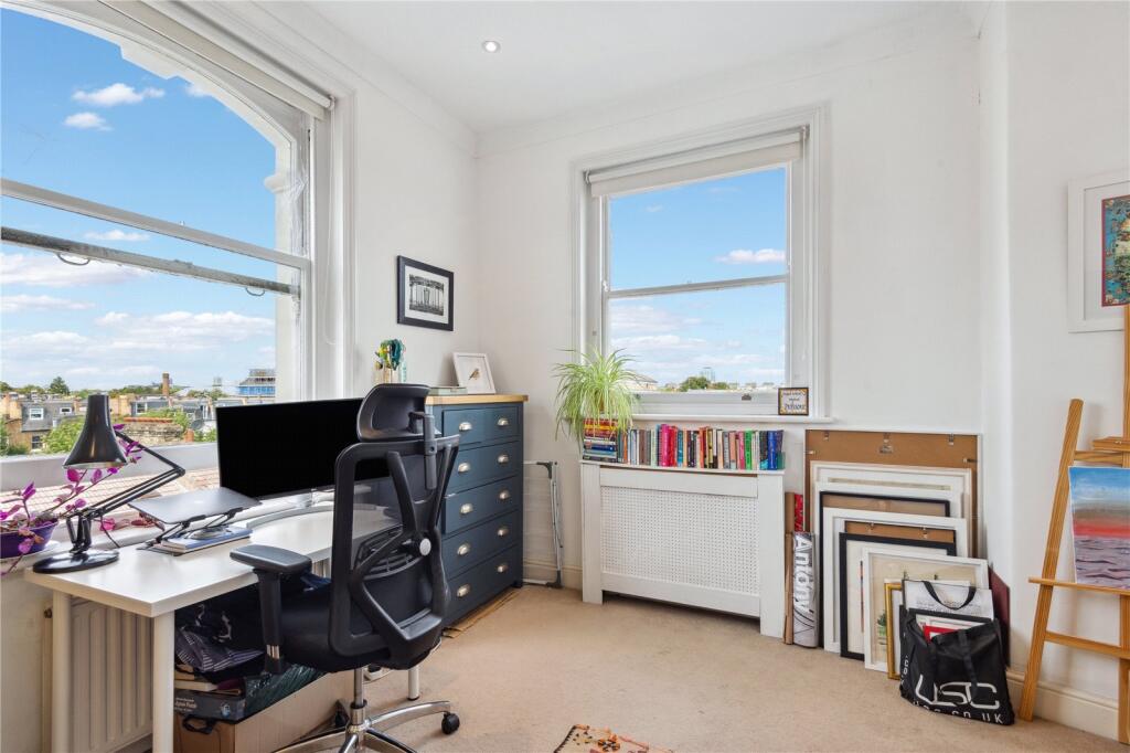 Apartment in London - View 5