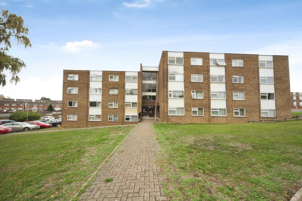 Main image of property: Handcross Road, Luton