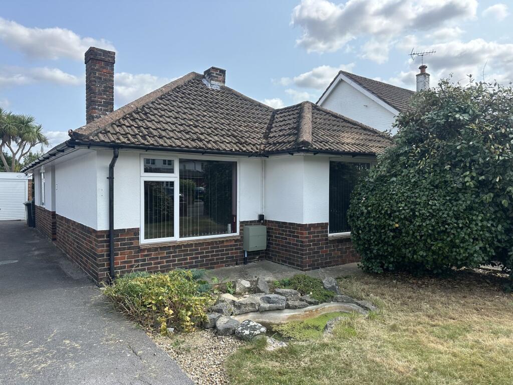 2-bed detached on Berkeley Square, Warblington, Havant PO9, £465,000