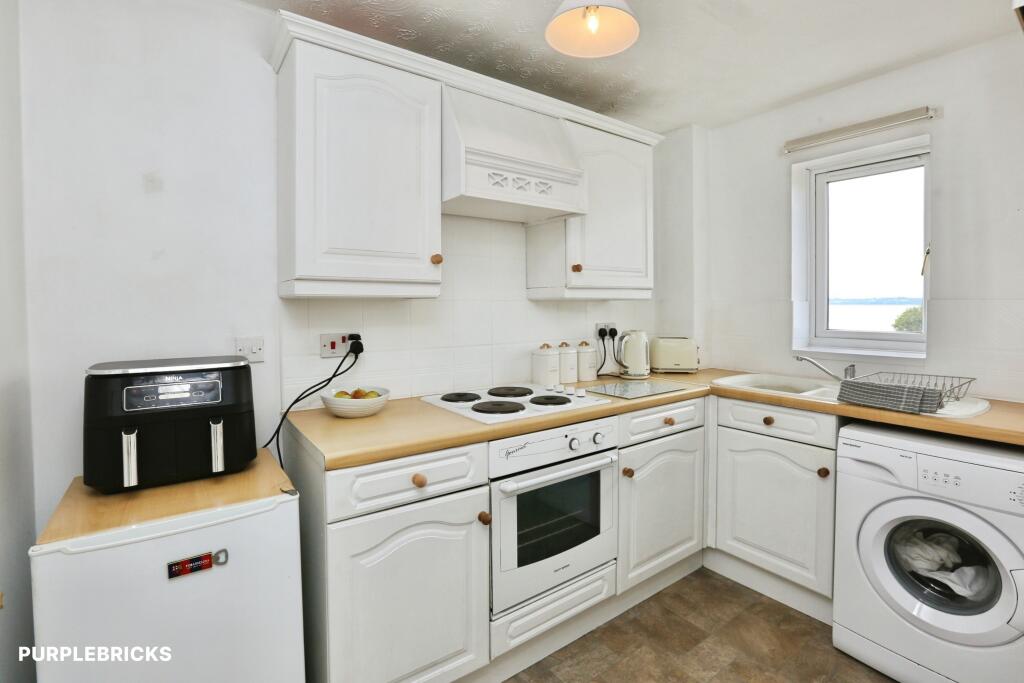 Apartment in Southampton - View 3