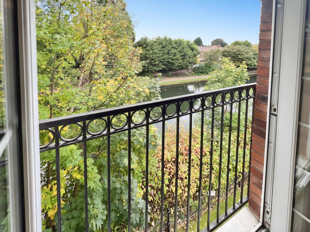 Apartment in Manchester - View 3