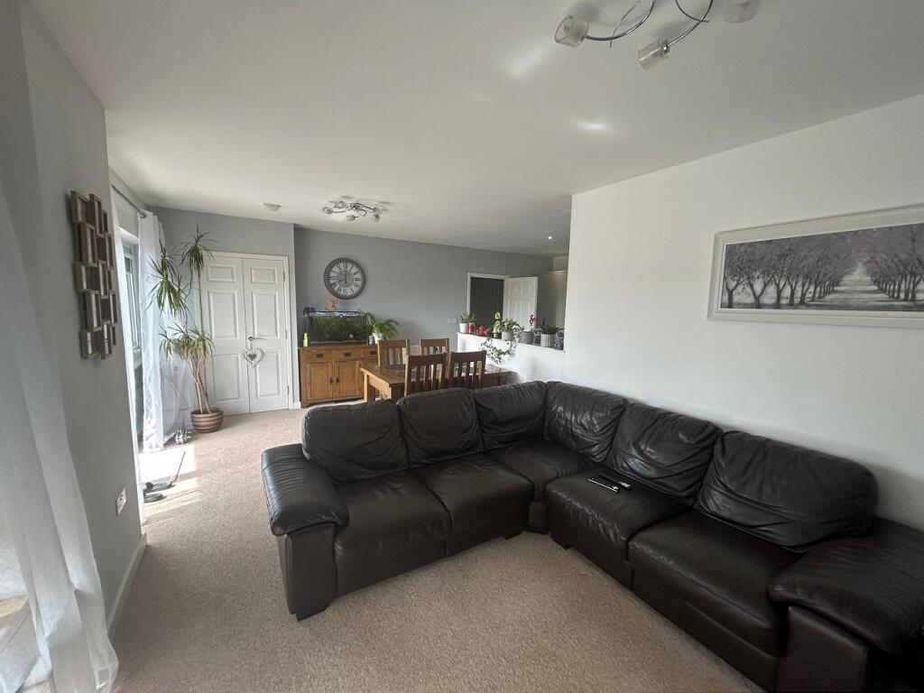 Apartment in Maidstone, Tovil - View 2