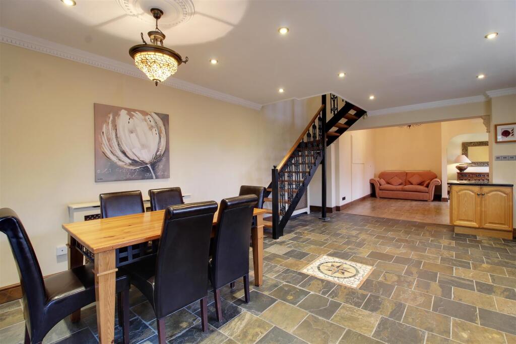Mymms Drive, Brookmans Park photo 4