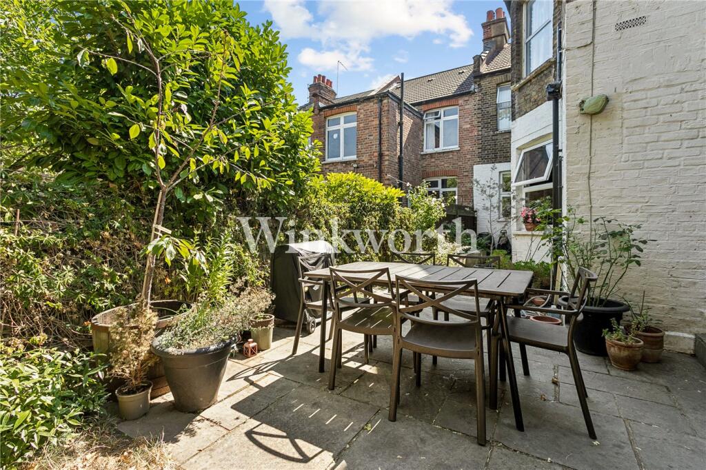 Apartment in London - View 4