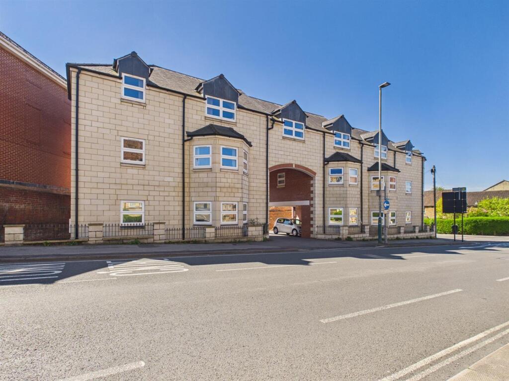 Main image of property: 27a Park Lane, Chippenham