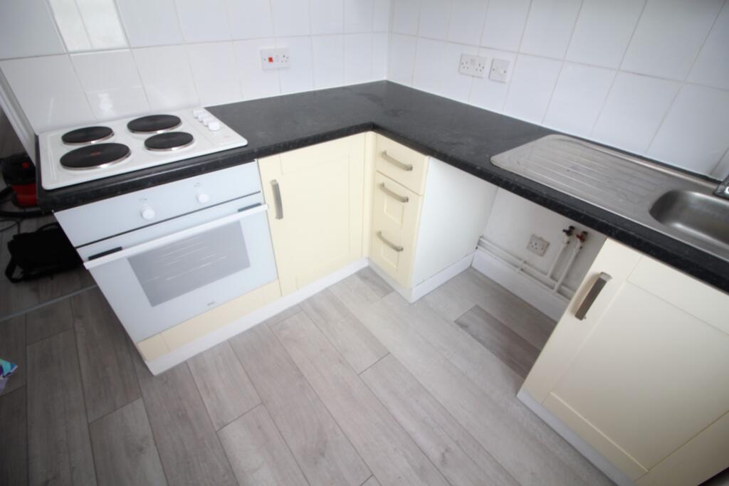 Apartment in Dartford - View 5