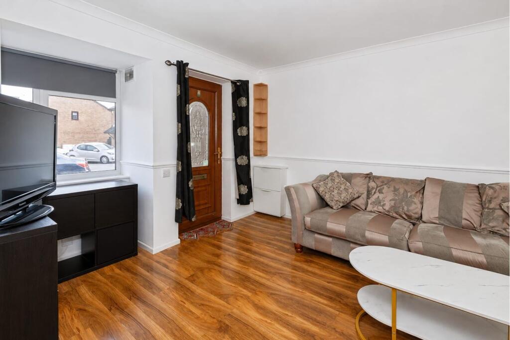 House in Slough - View 5