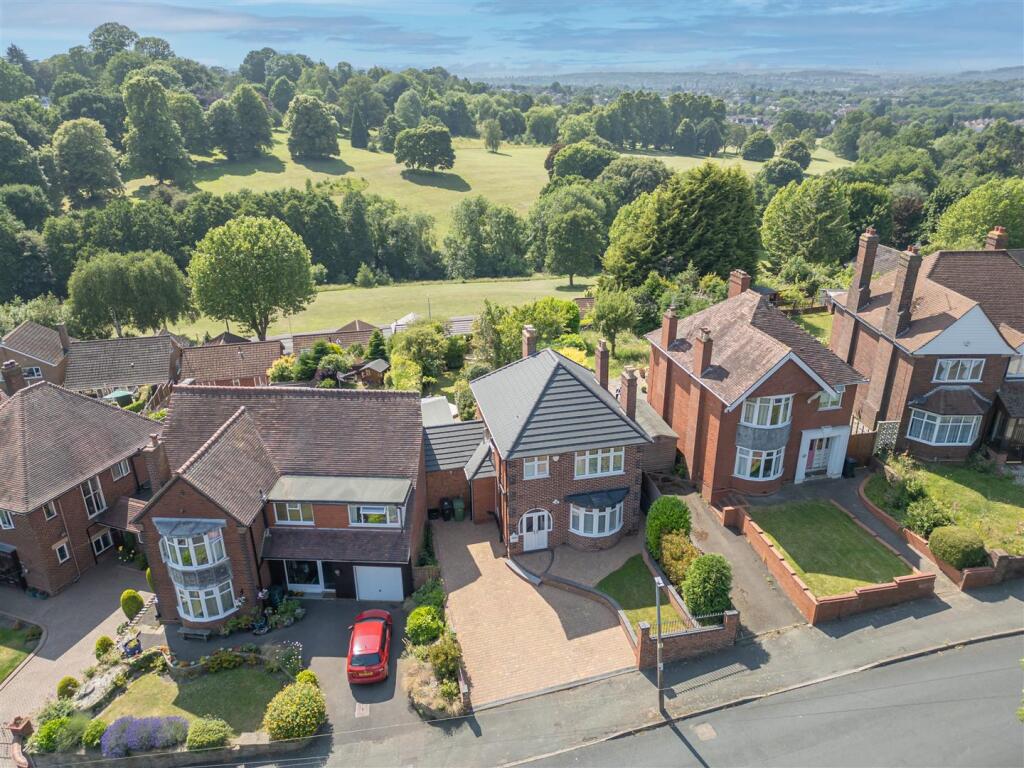Main image of property: Perrins Lane, Stourbridge, DY9 8XP
