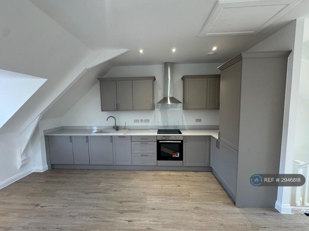 House in Redhill - View 2