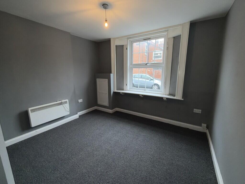 Apartment in Gloucester - View 5