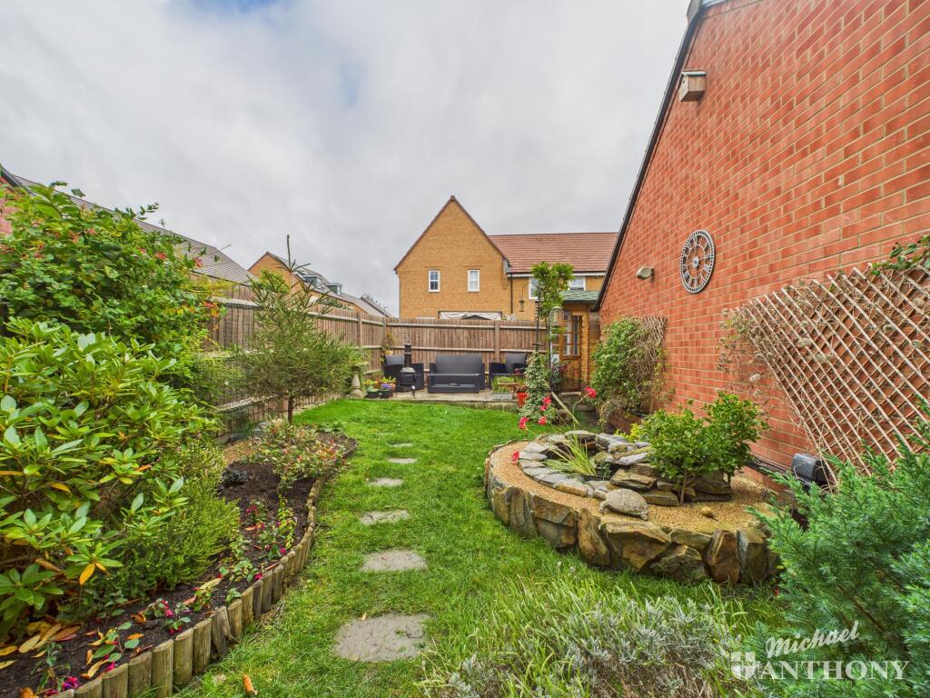 Ramsay Drive, Leighton Buzzard photo 3