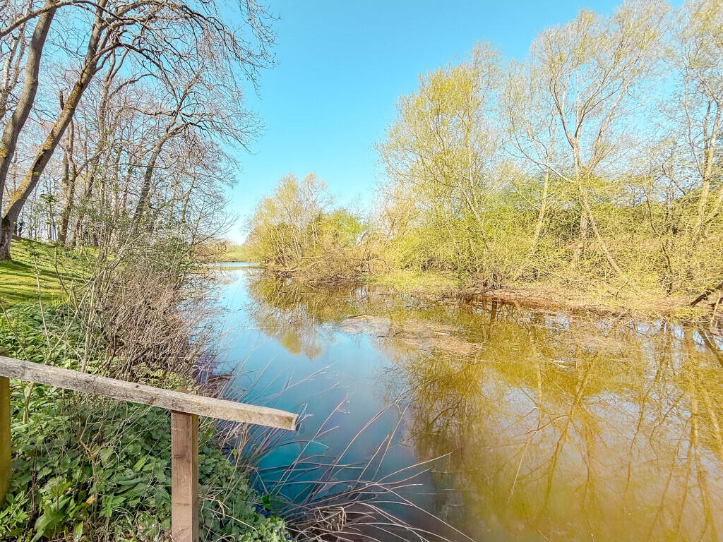 Valley Drive, Yarm photo 3