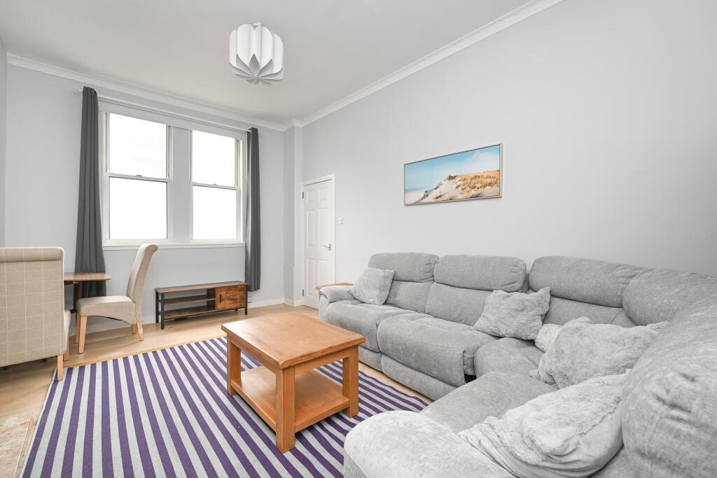 Apartment in Edinburgh, The Shore, Leith - More