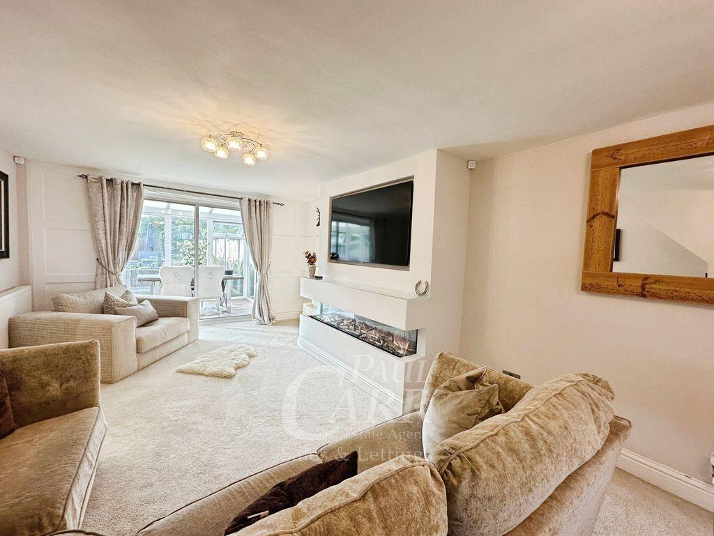 House in Lichfield, Shenstone - More
