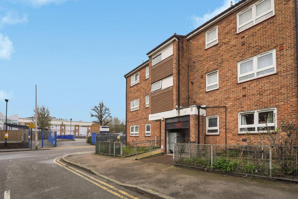 Main image of property: London, E16 3HN