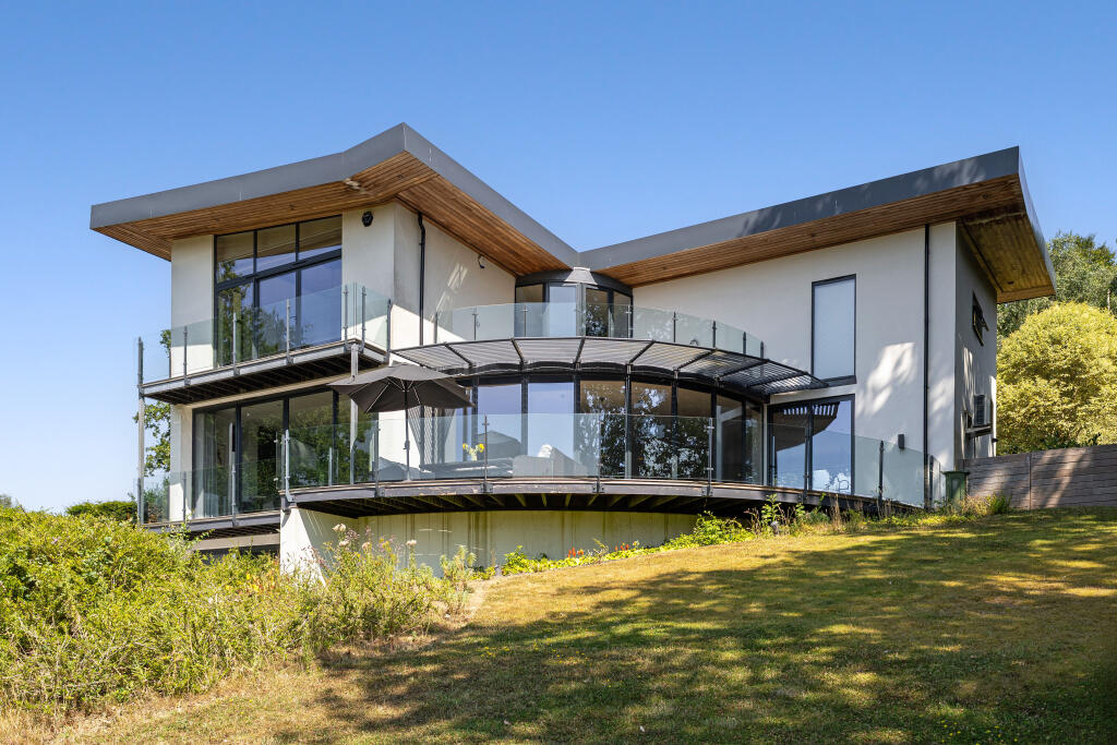 Main image of property: Farnham Lane, Langton Green, TN3