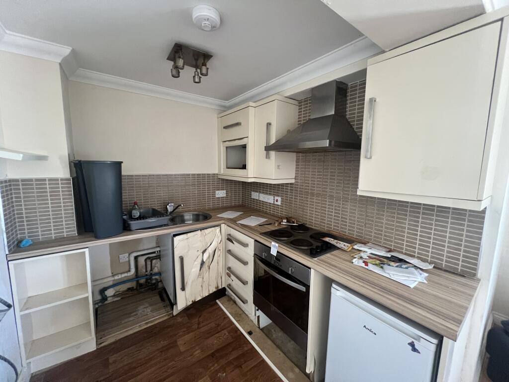 Apartment in Plymouth - View 3