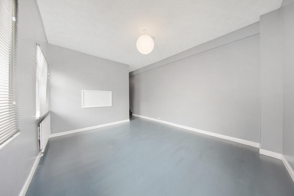 Apartment in London - View 3