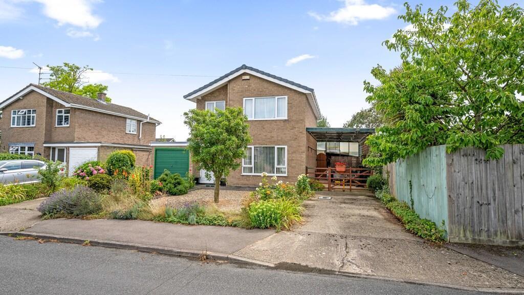3-bed detached on Fenland Road, Wisbech, Cambridgeshire, PE13 3QD, £255,000