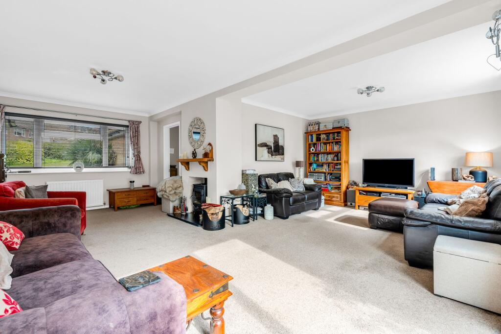 Spring View Road, Ware, SG12 photo 4