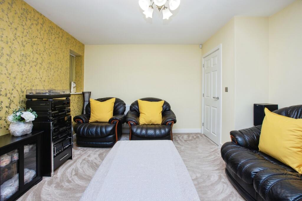 Egstow Street, Chesterfield, Clay Cross, Derbyshire photo 3