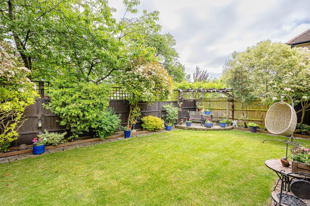 House in East Hertfordshire, Hadham Cross, Much Hadham - View 3