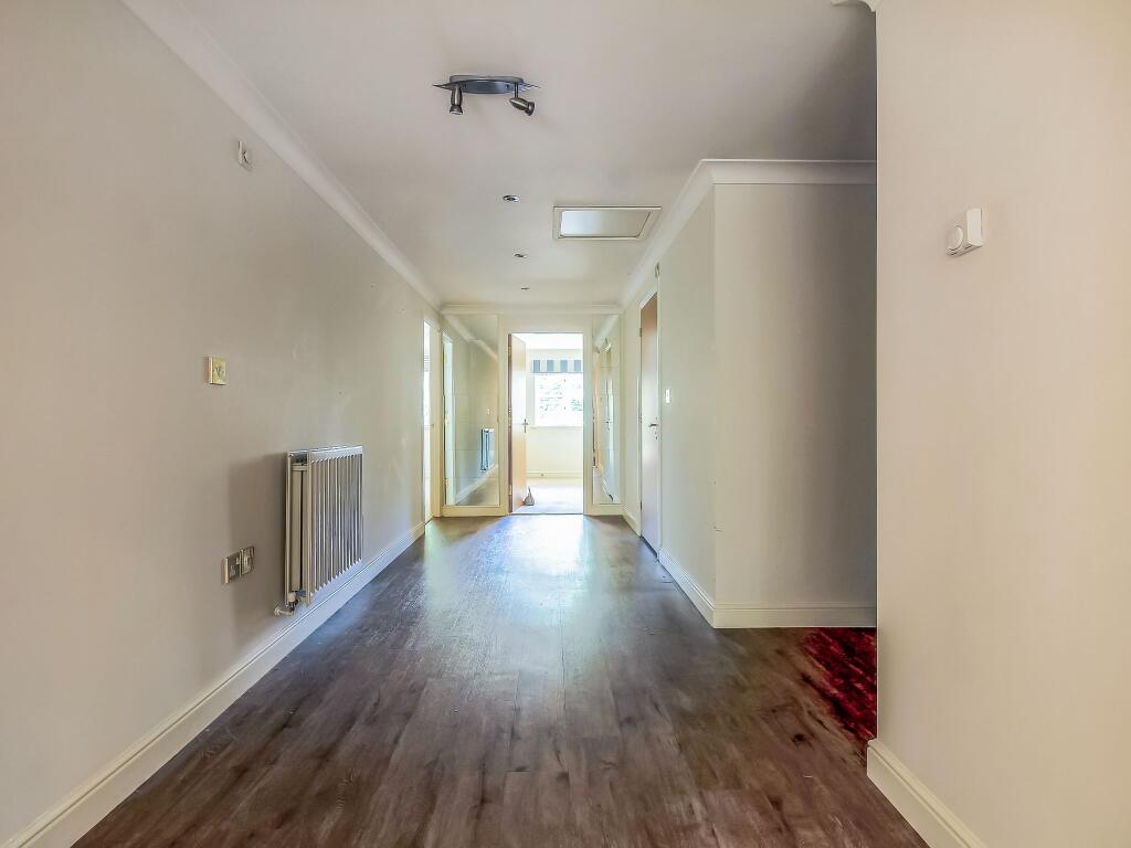 Hampton Lane, Solihull, B91 photo 4