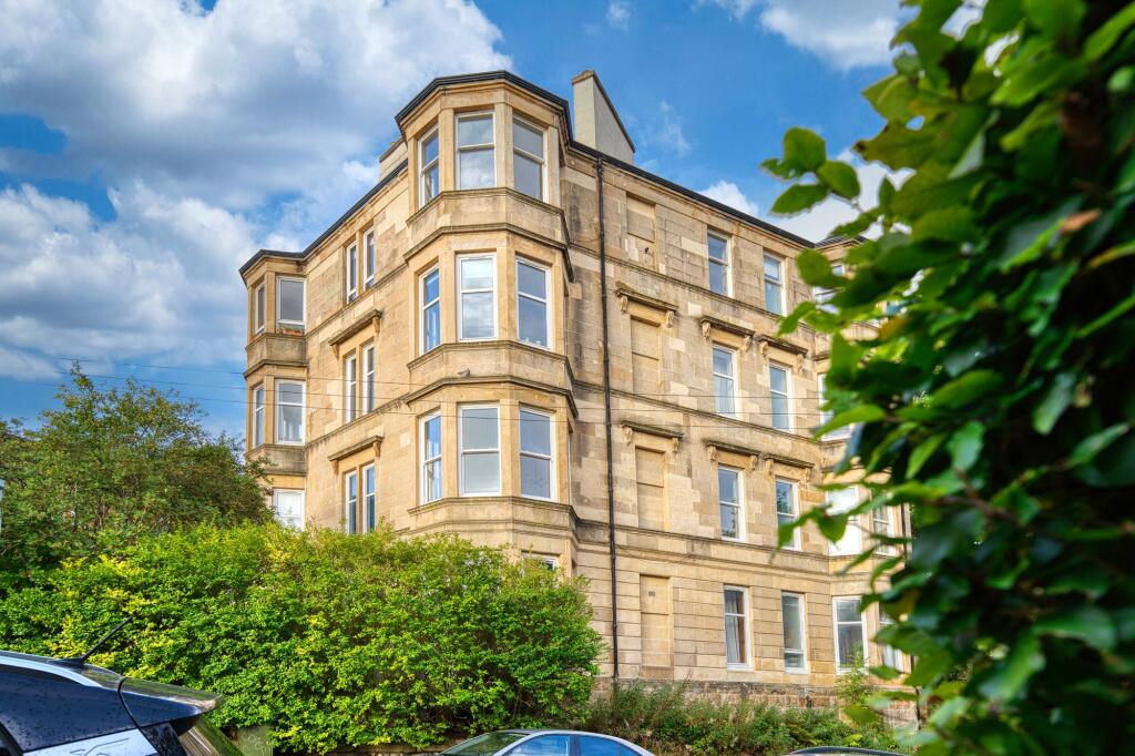 2-bed flat on Fergus Drive, North Kelvinside, Glasgow, £279,000