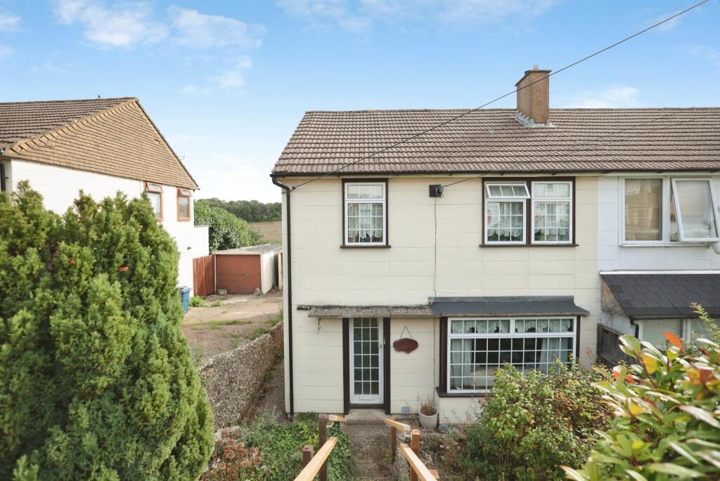 Main image of property: Lynton Road, Chesham